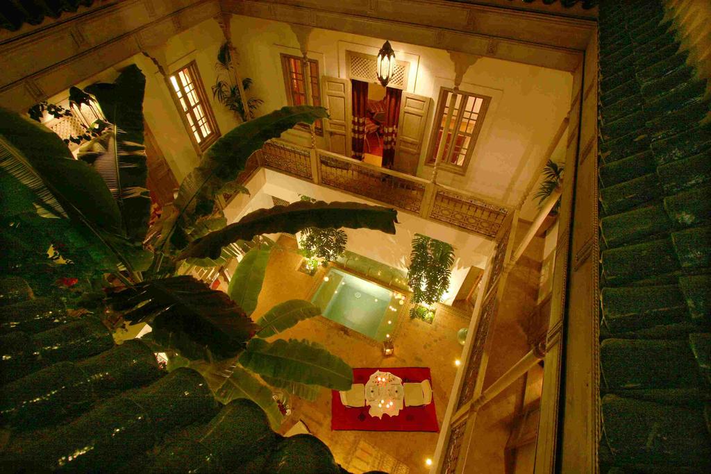 A VENDRE RIAD MAISON HOTES - BAB DOUKKALA 